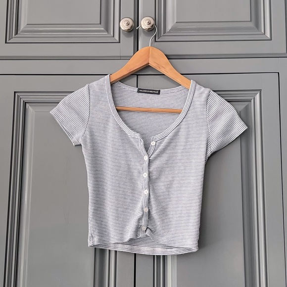 Brandy Melville Tops - Brandy Melville- light blue striped zelly top